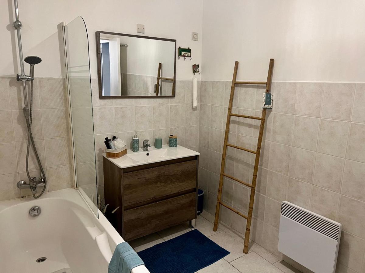 Appartement Au Calme - Proche Centre Ville Châlons-en-Champagne Esterno foto